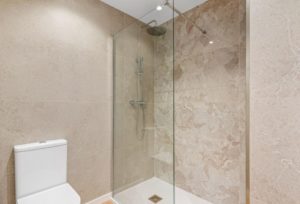 Apartmán Punta Prima, koupelna