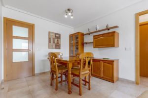 Apartmán Torrevieja, jídelna