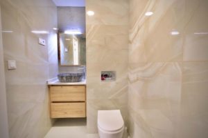 Apartmán Torrevieja, koupelna