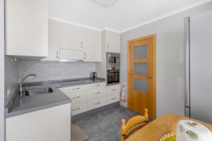 Apartmán Torrevieja, kuchyně