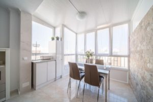 Podkrovní apartmán Torrevieja, jídelna