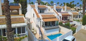 Zrekonstruovaná vila v Orihuela Costa