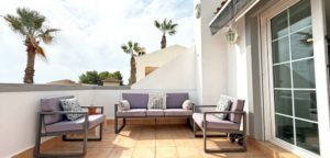 Zrekonstruovaná vila v Orihuela Costa balkon