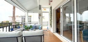 Zrekonstruovaná vila v Orihuela Costa balkon
