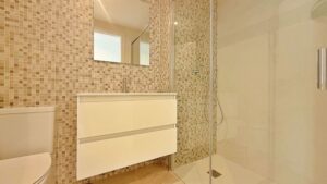 Ático Punta Prima koupelna