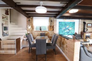 Vila Lomas de Don Juan jídelna